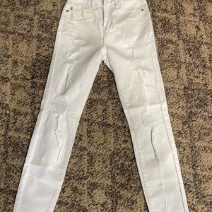 Judy Blue White Distressed Jeans. Size1/25. 27.5” inseam, high waist.